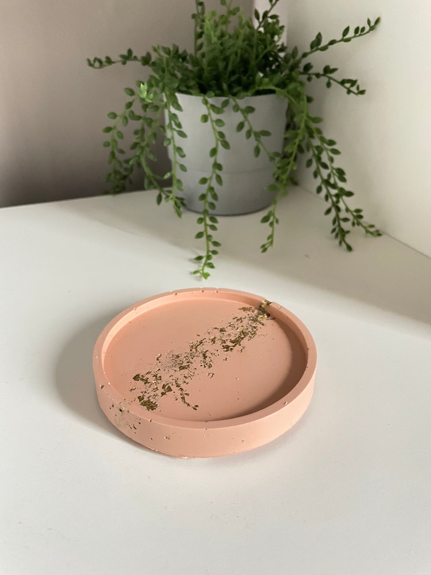 Ronde gouden schaaltjes