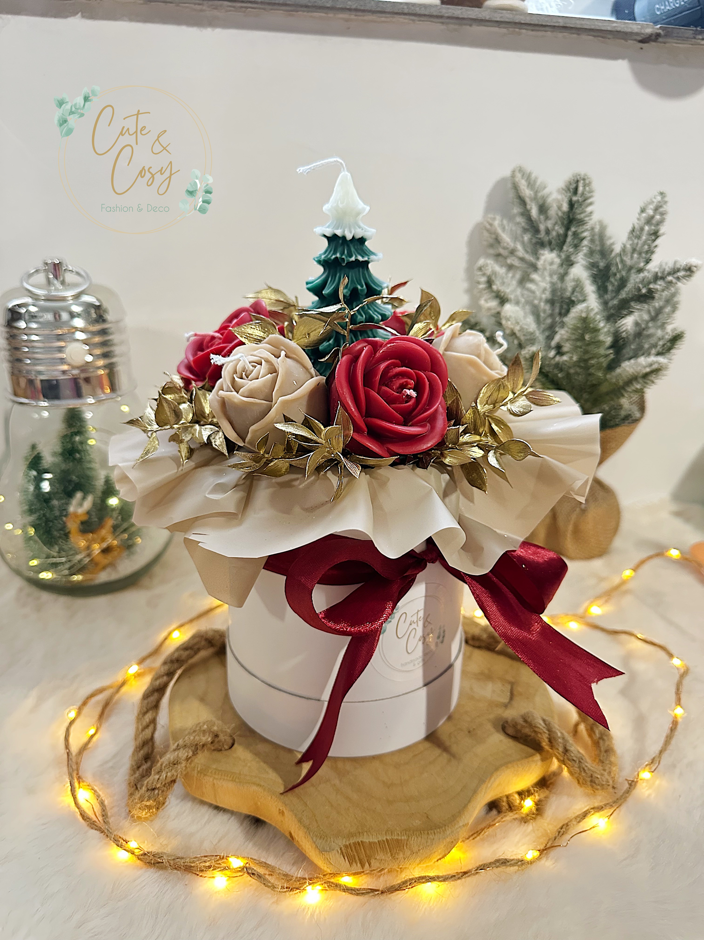 Grote kerstbloembox - wit / rood ( kaarsen)