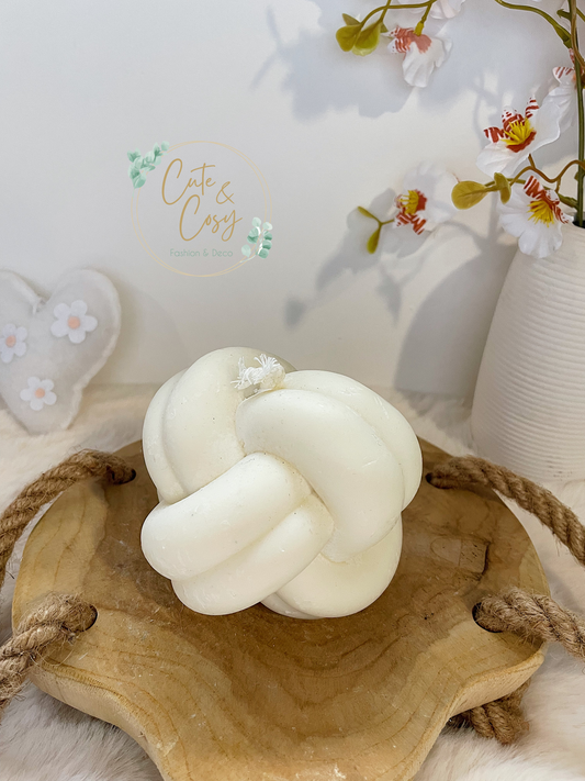 The Knot Candle
