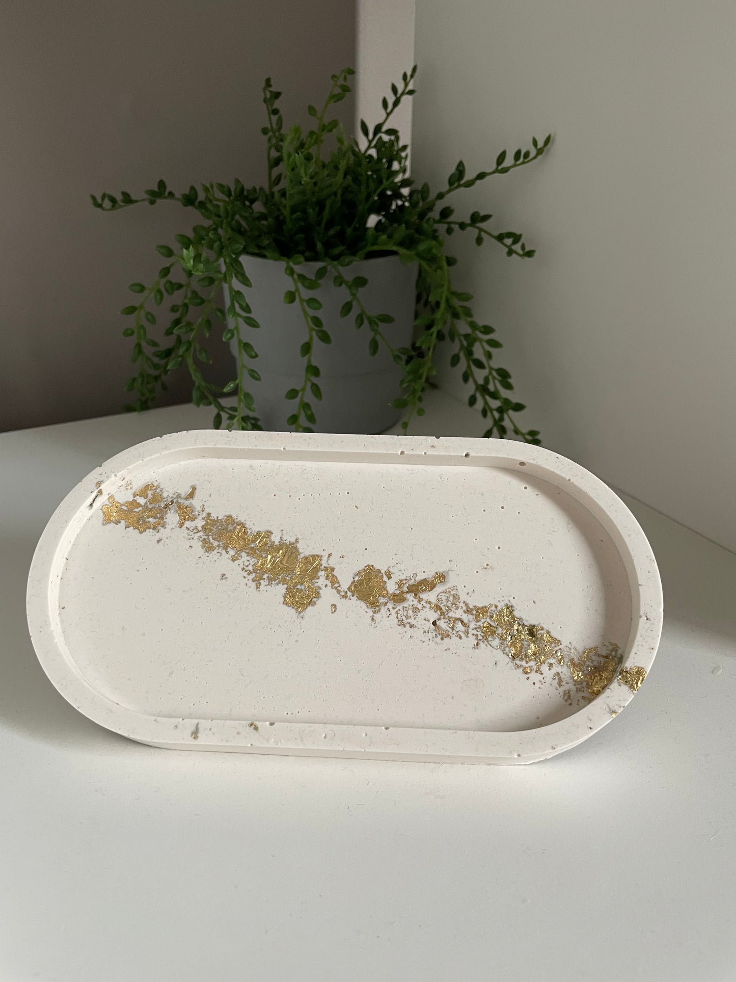 Gouden ovalen schaaltjes