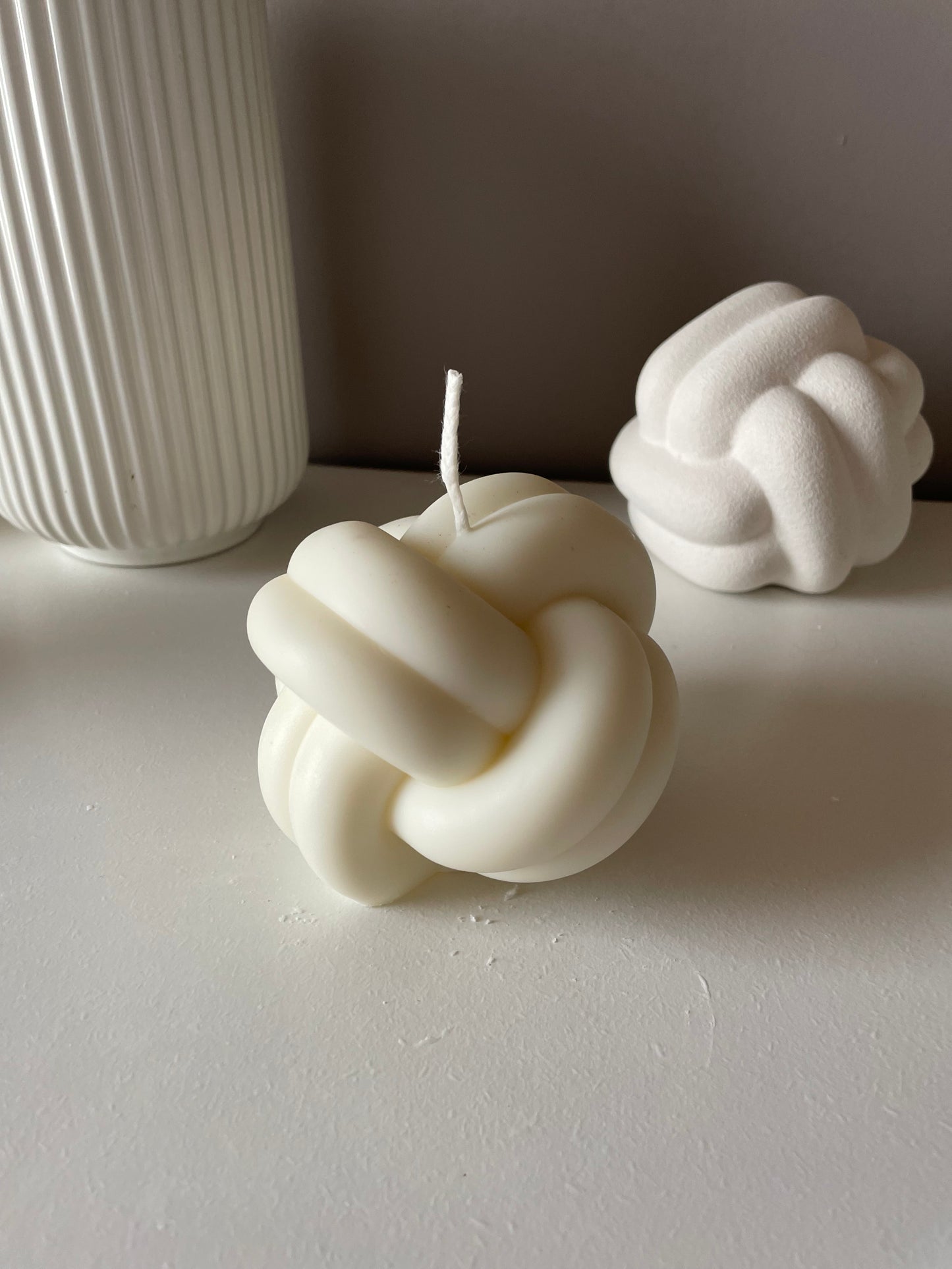 The Knot Candle