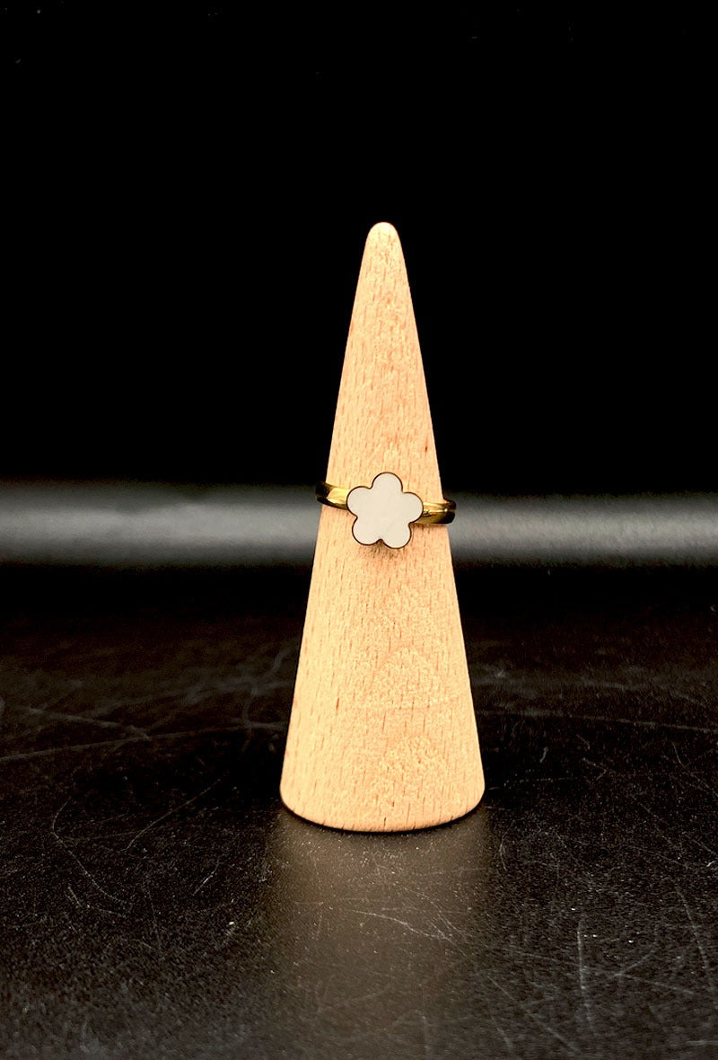 The Clover Ring